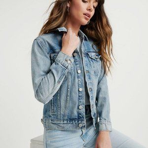 Lucky Brand Tomboy Trucker Denim Jacket Heavy Distress Light Wash XS